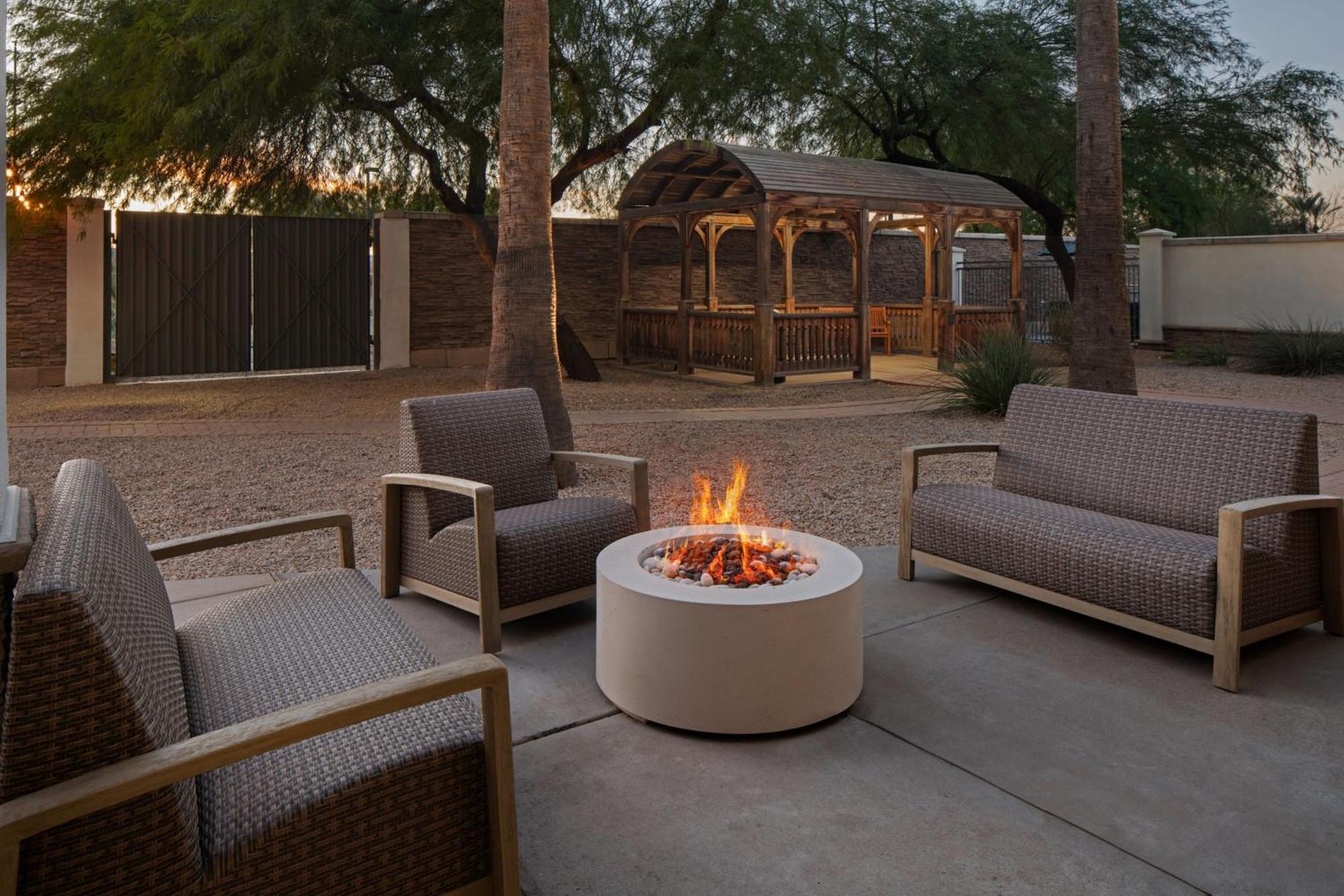 Courtyard By Marriott Phoenix West/Avondale Eksteriør billede