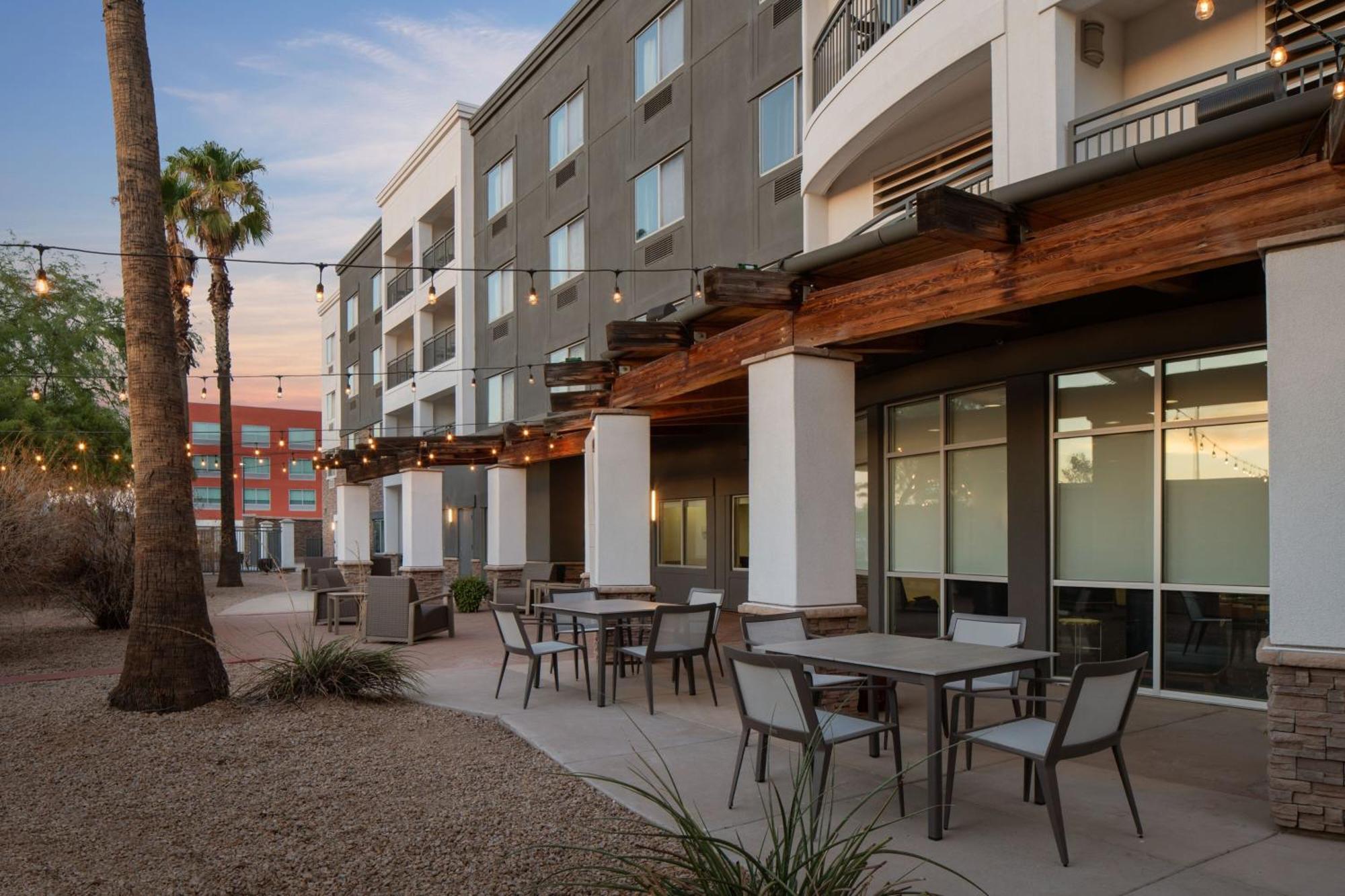 Courtyard By Marriott Phoenix West/Avondale Eksteriør billede